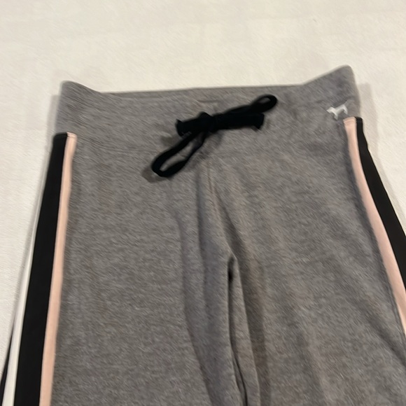 Victoria’s Secret gray yoga leggings - Picture 5 of 5